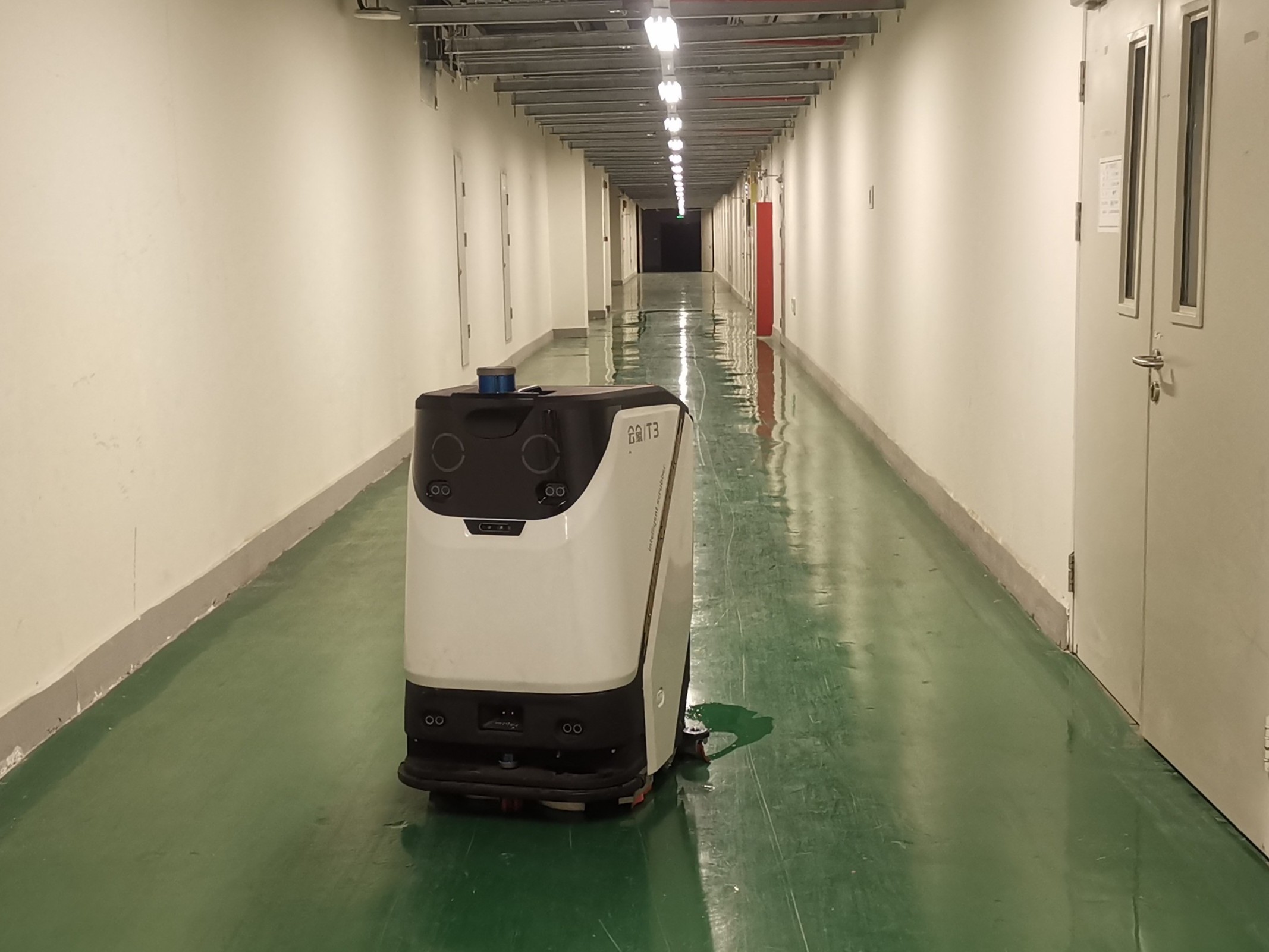 浙江某科技館名氣打響了！近期好評率提高了80%原來竟是引入坦力智能洗地機器人